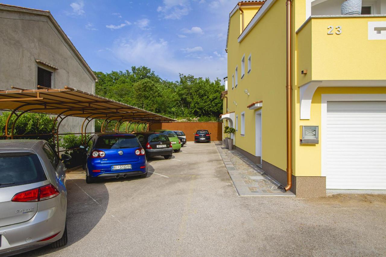 Apartmani Justic Njivice Exterior foto