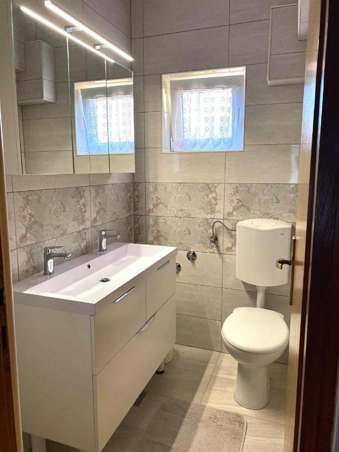 Apartmani Justic Njivice Exterior foto